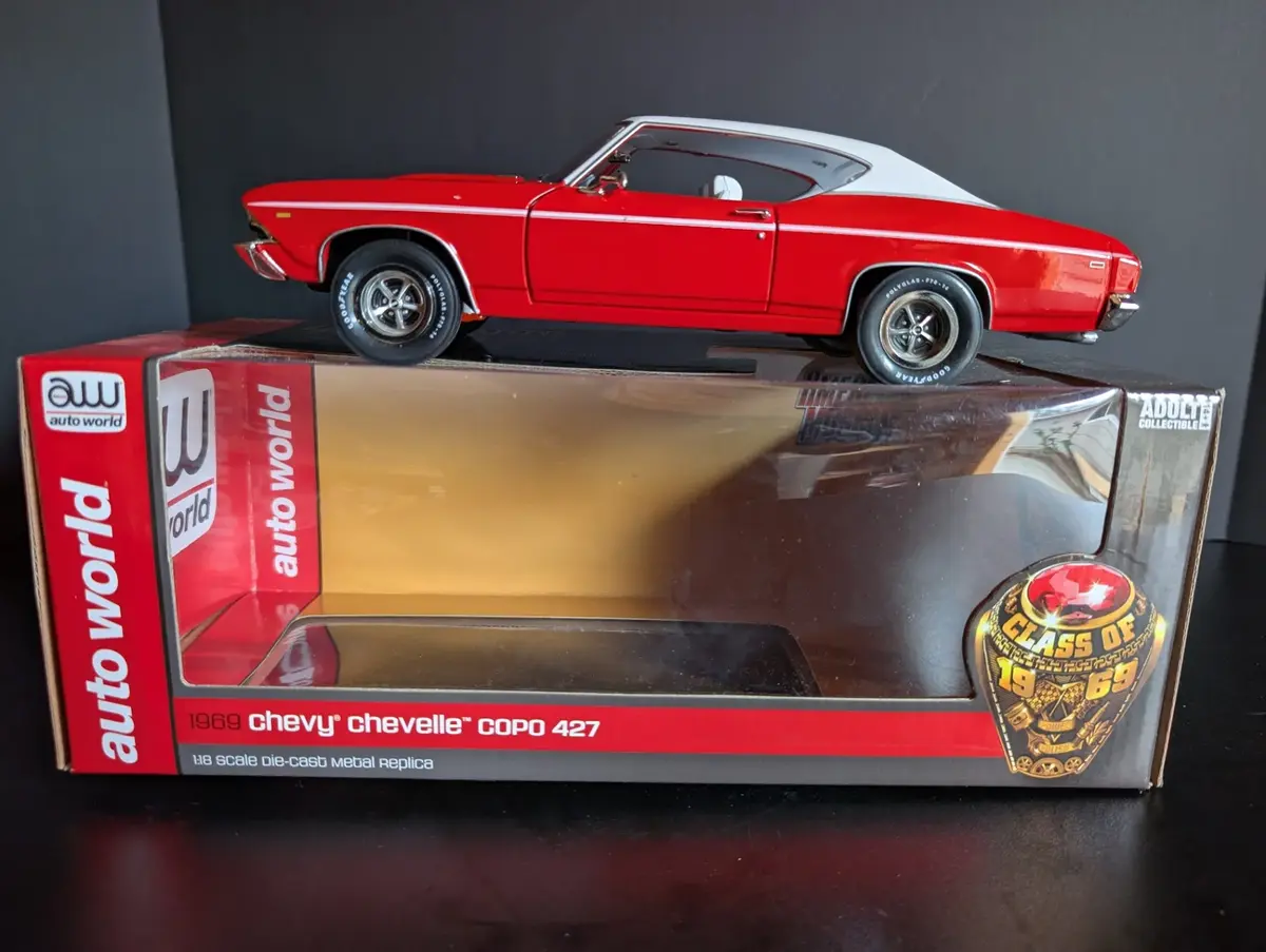 Auto World American Muscle 1969 Chevy Chevelle COPO 427 1:18 Die Cast

