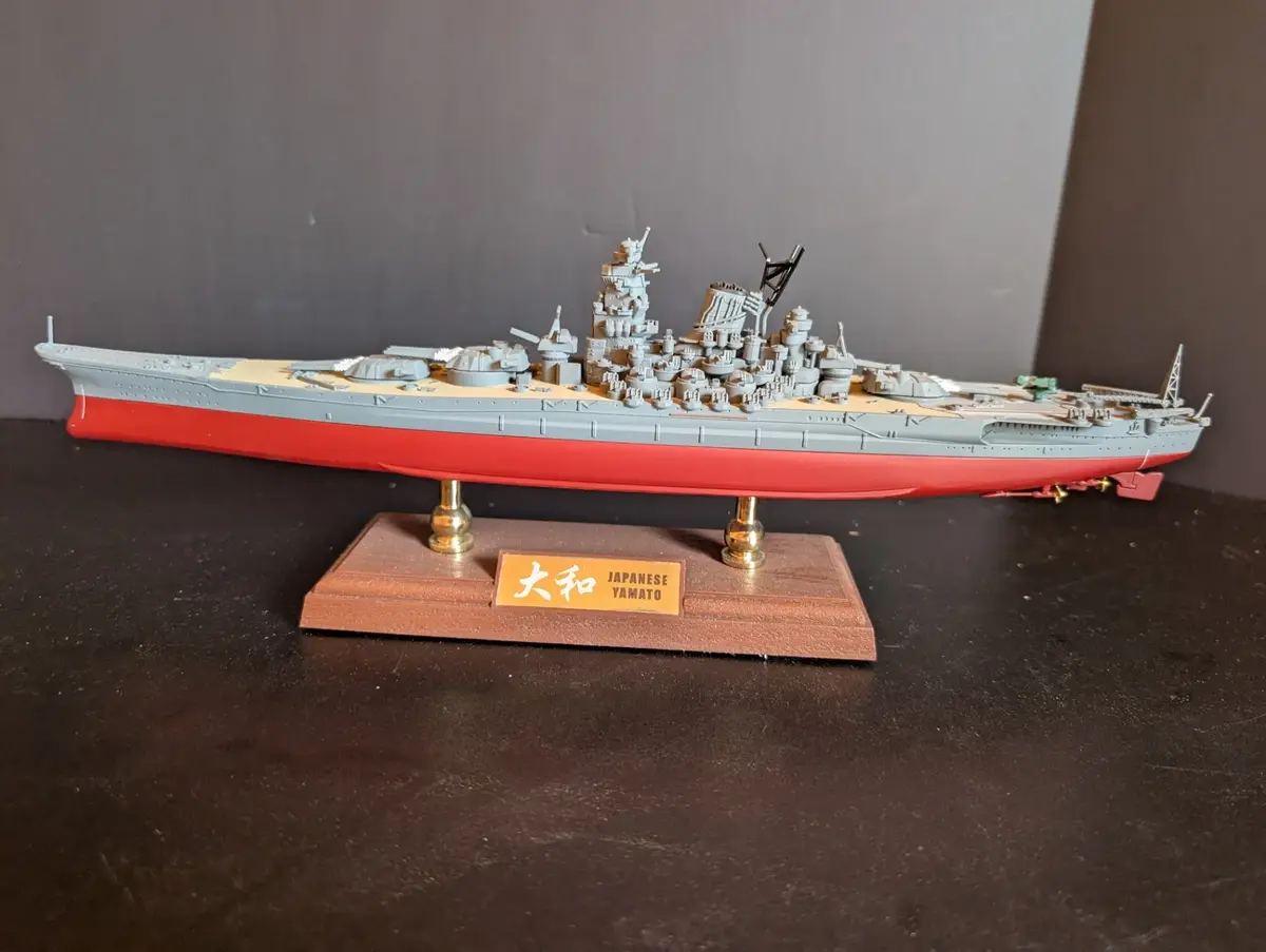 Forces of Valor Japanese Yamato 1:700 Scale Battleship Model with Box