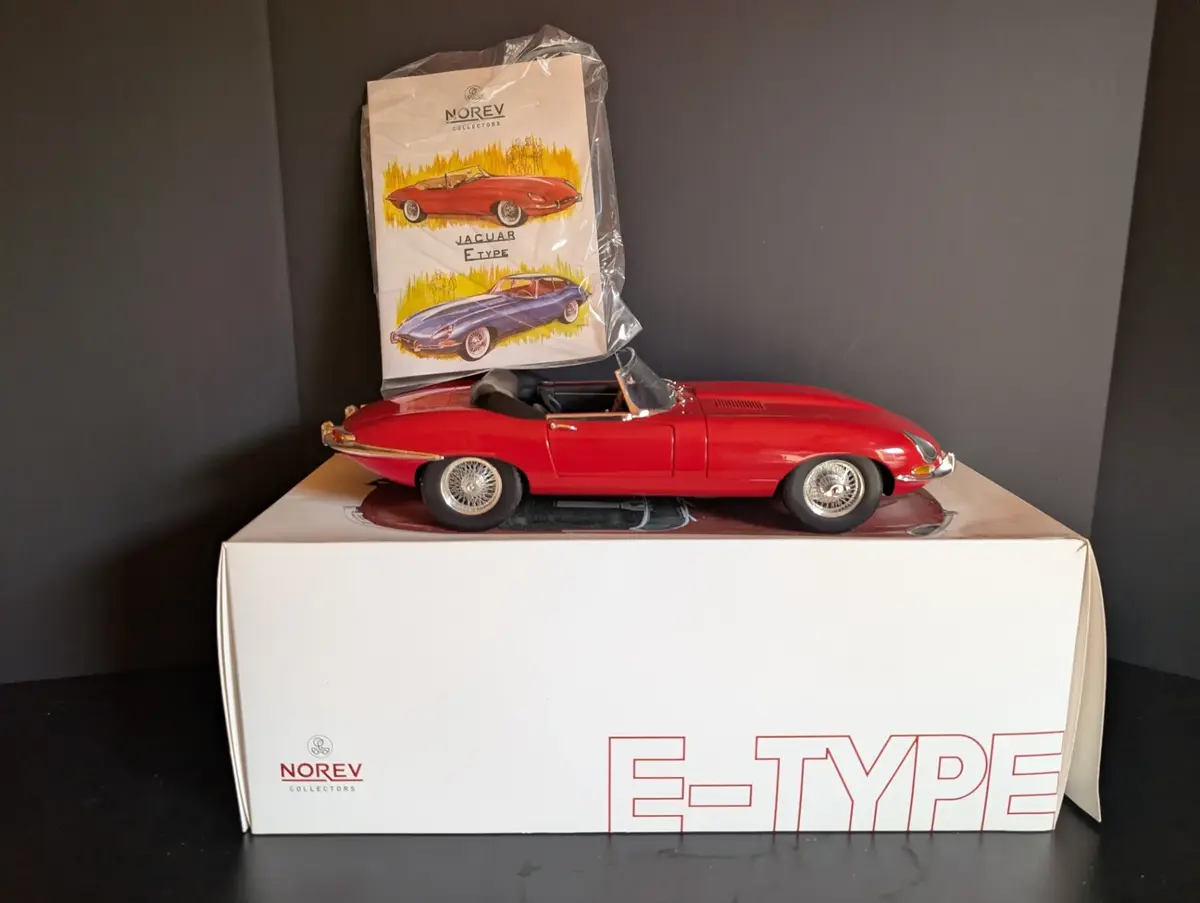 Norev Limited Edition 1962 Jaguar E-Type Cabriolet 1:12 Scale Model 332/750