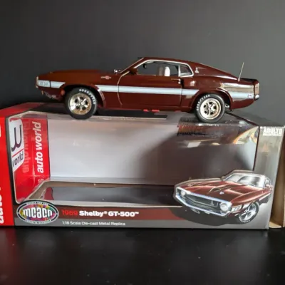 Auto World 1969 Shelby GT-500 1:18 Die Cast Model