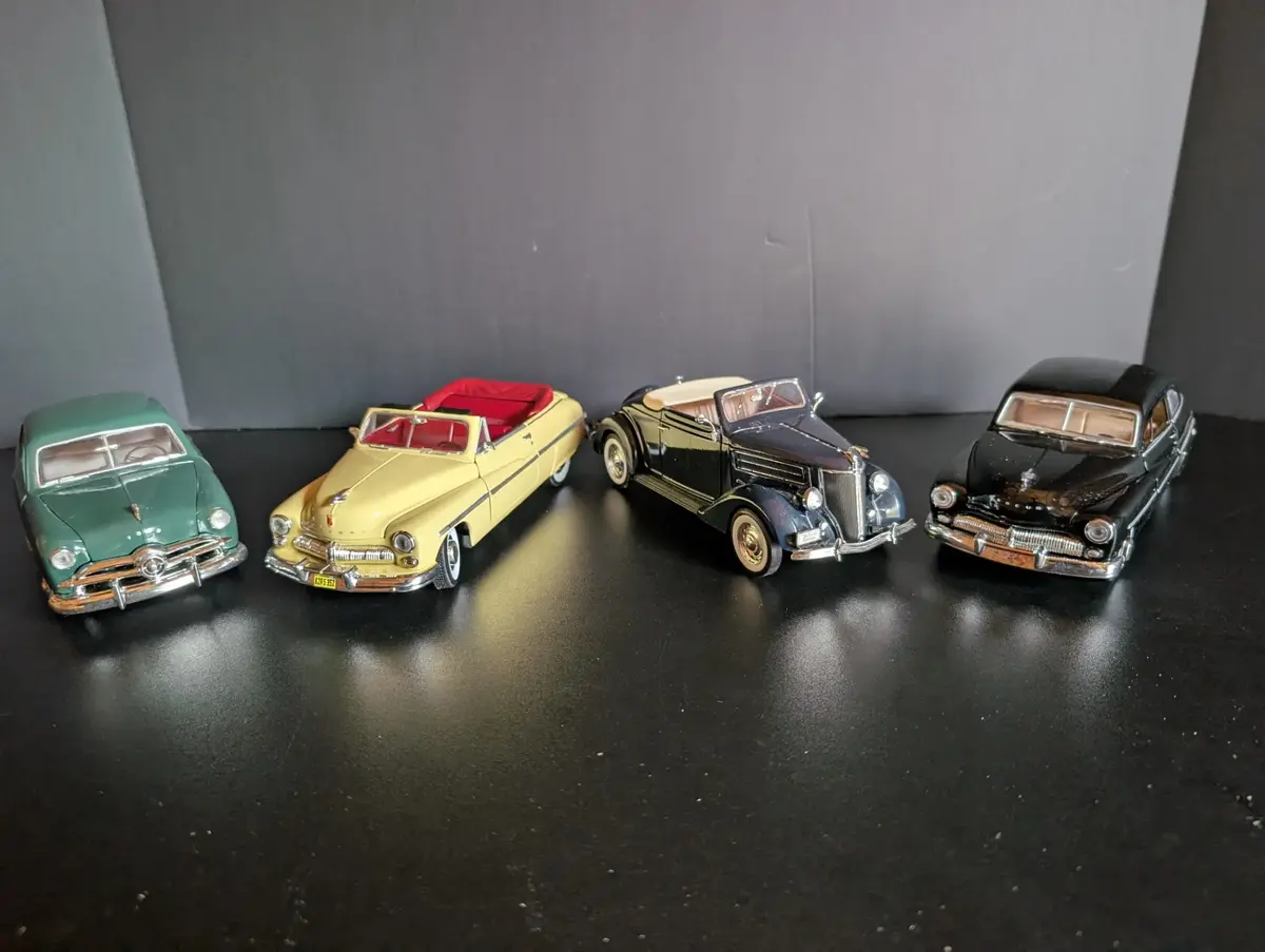 Vintage 1:24 Ford & Mercury Die-Cast Model Cars - 4 Pc