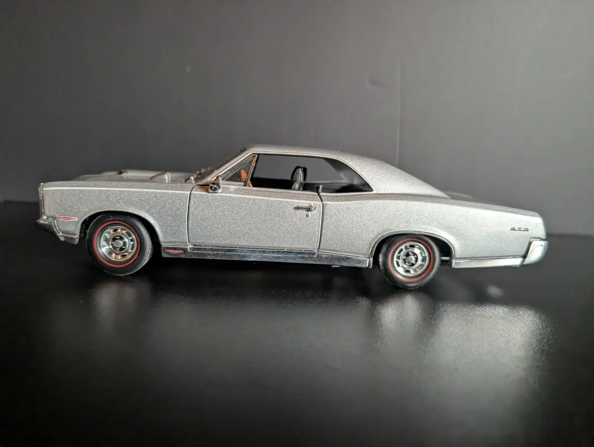 Crown Premiums Limited Edition 1967 Pontiac GTO Die-Cast Car