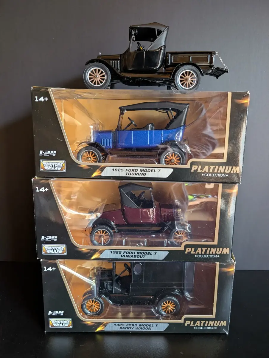 Motor Max Platinum Collection 1:24 1925 Ford Model T Diecast Cars - 4 Piece Lot