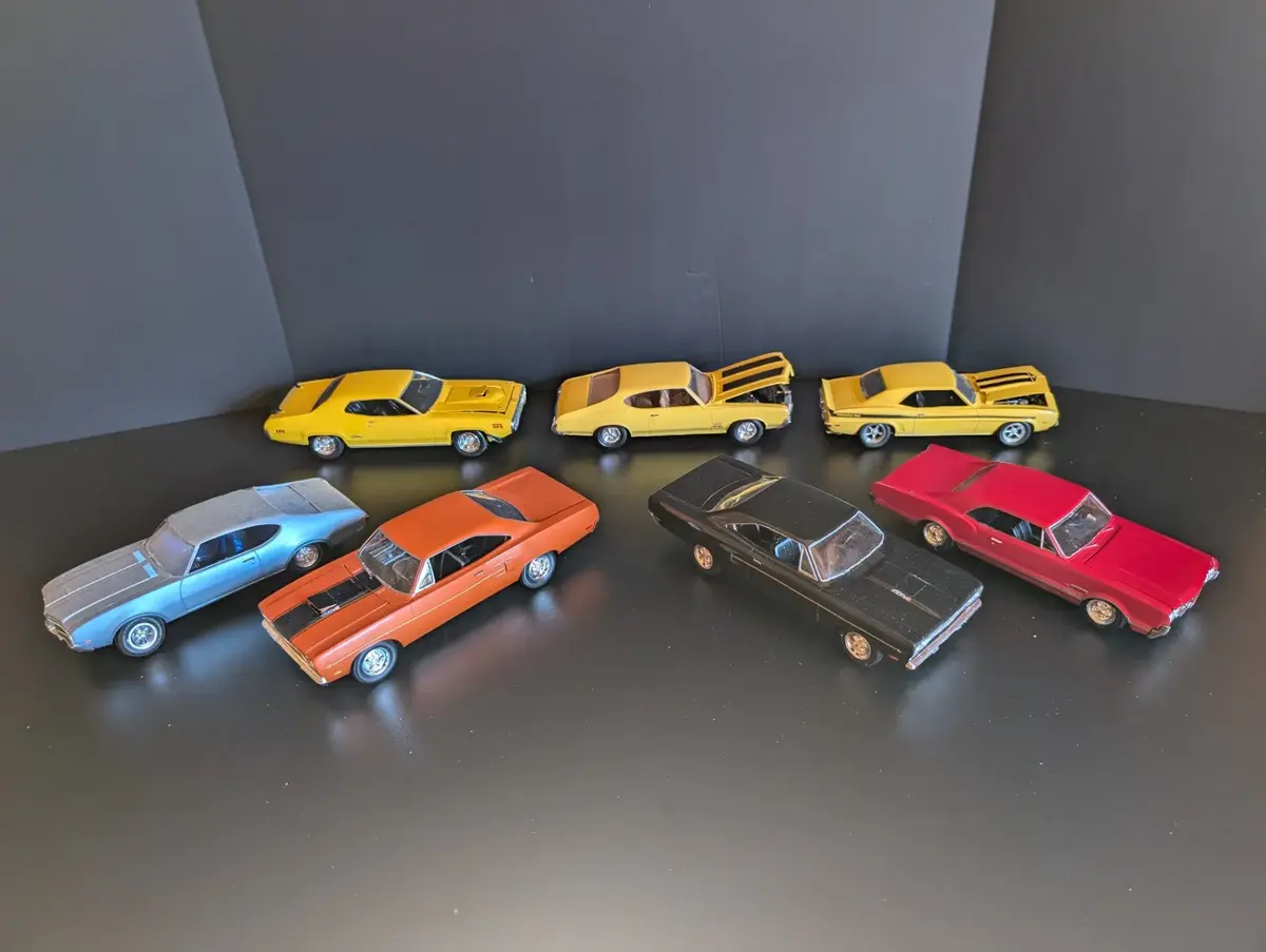 7-Piece Vintage American Muscle Car Model Kit Collection