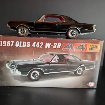 ACME 1967 Oldsmobile 442 W-30 1:18 Die Cast Model Limited Edition 1 of 690