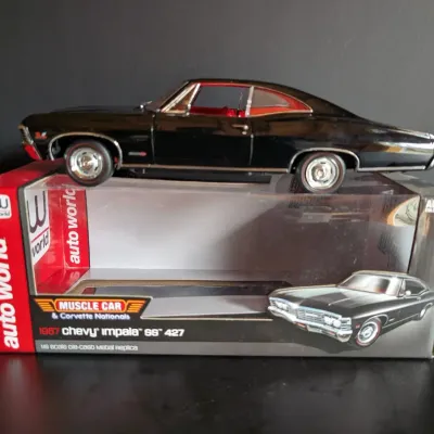 1967 Chevrolet Impala SS 427 Auto World 1:18 Die Cast Model