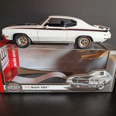 Auto World American Muscle 1970 Buick GSX 1:18 Die Cast Model