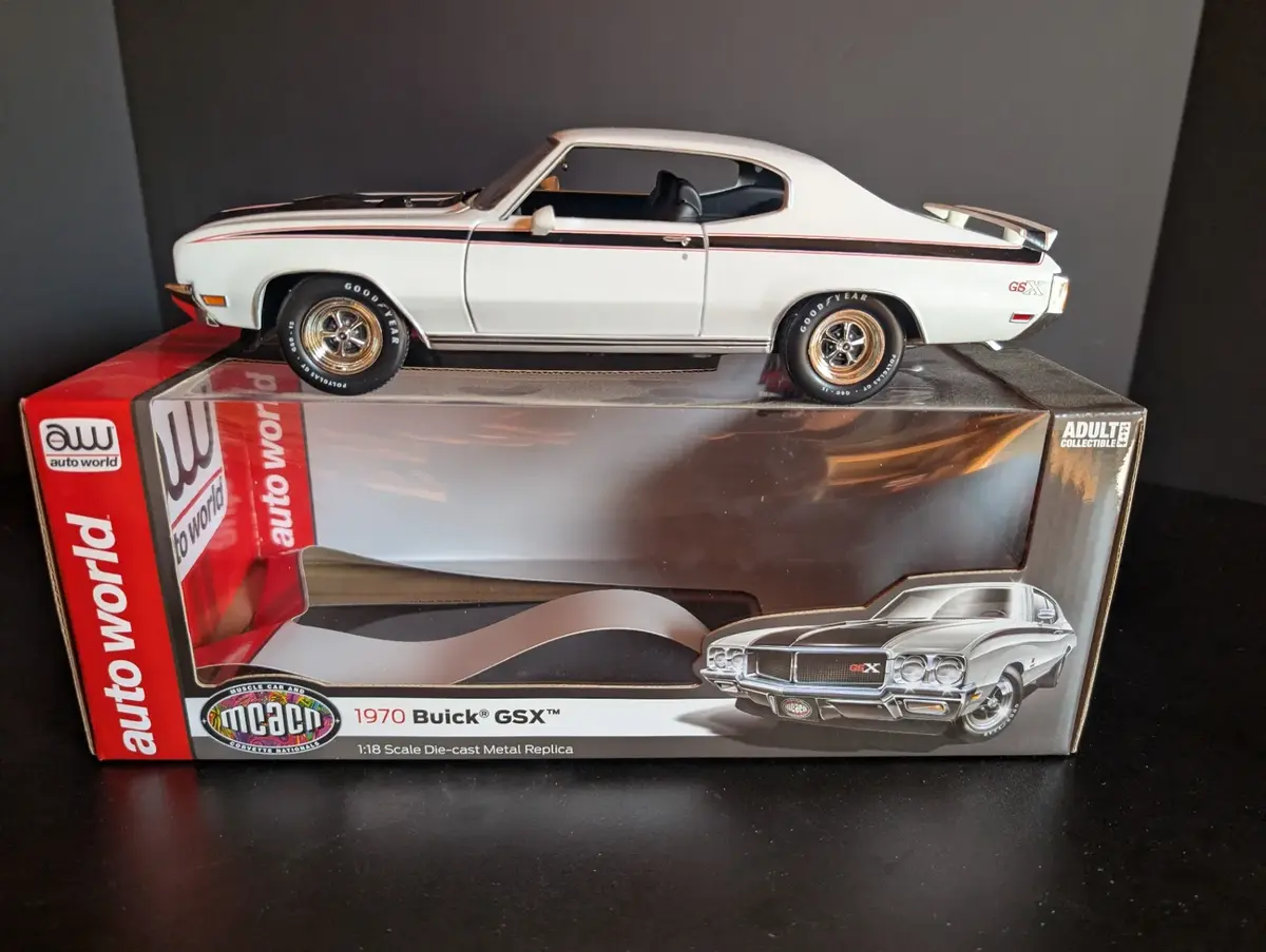 Auto World American Muscle 1970 Buick GSX 1:18 Die Cast Model