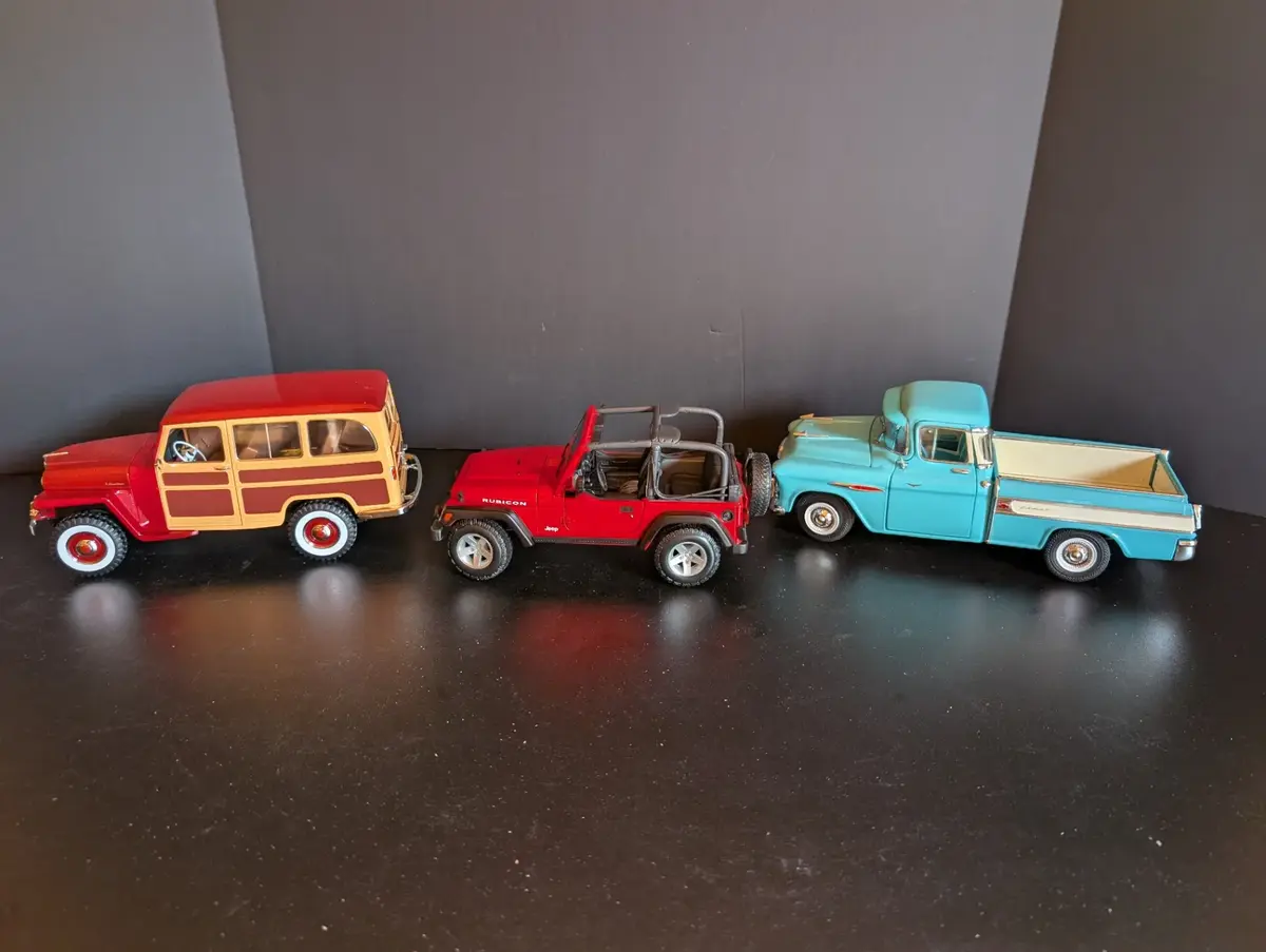 3-Piece 1:18 Die-Cast Jeep & Chevrolet Truck Collection
