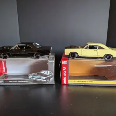 Auto World American Muscle 1969.5 Plymouth Road Runner 1:18 Die Cast Pair