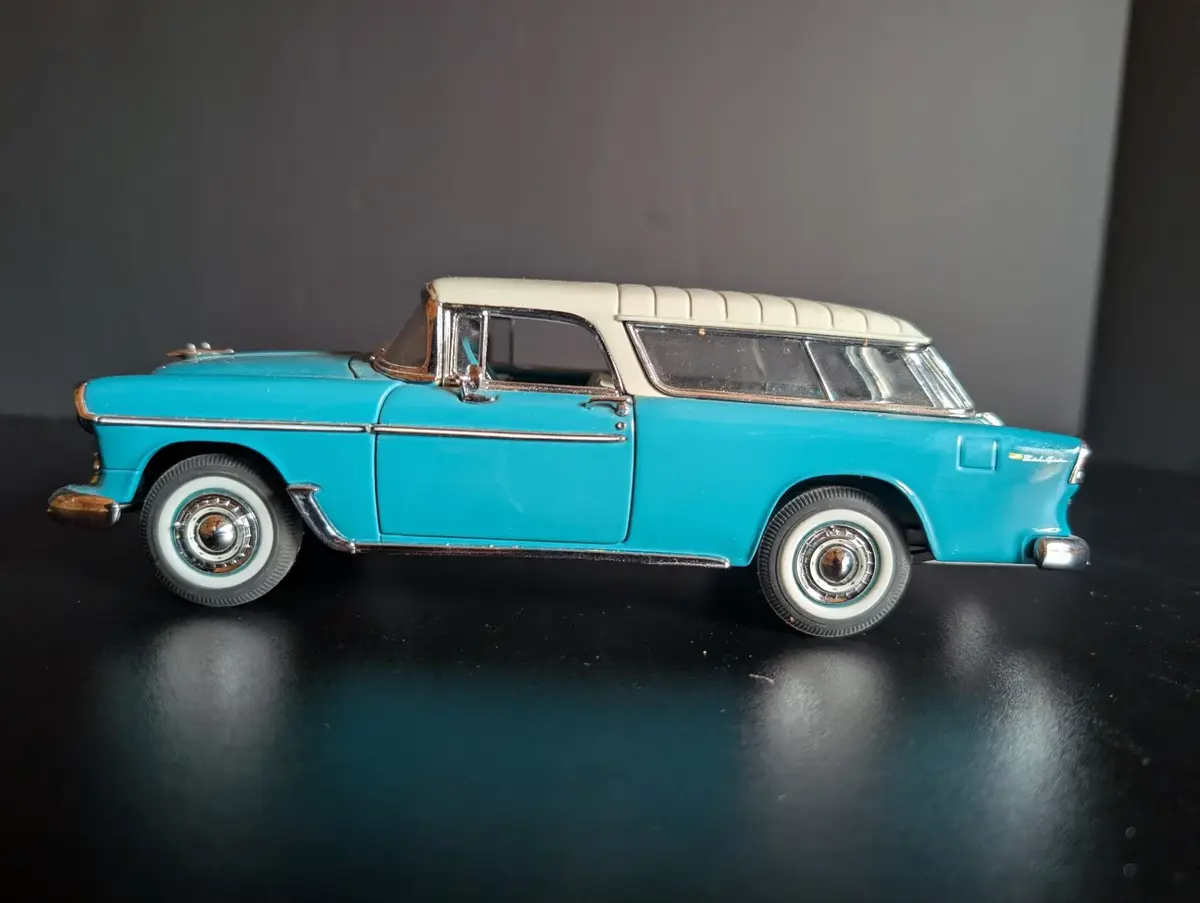 Danbury Mint 1955 Chevrolet Nomad Die-Cast Model Car