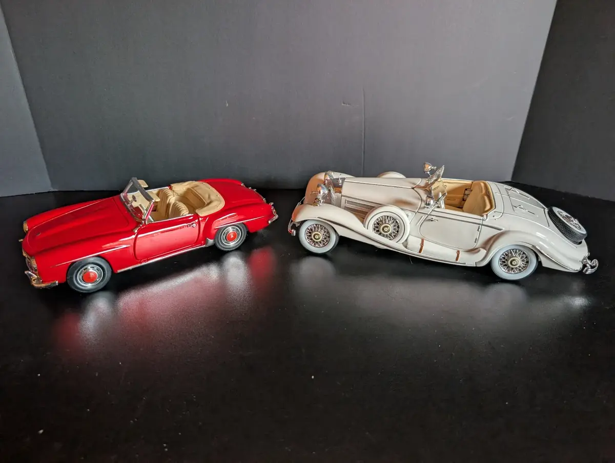 Pair of Mercedes-Benz 1:18 Scale Die-Cast Convertibles by Maisto
