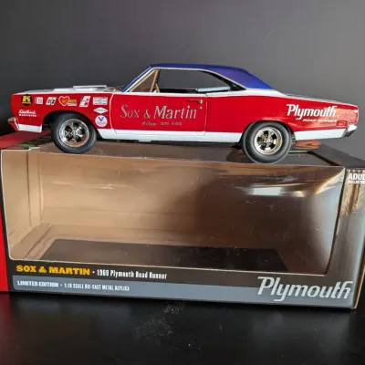 Auto World Sox and Martin 1969 Plymouth Road Runner 1:18 Die Cast