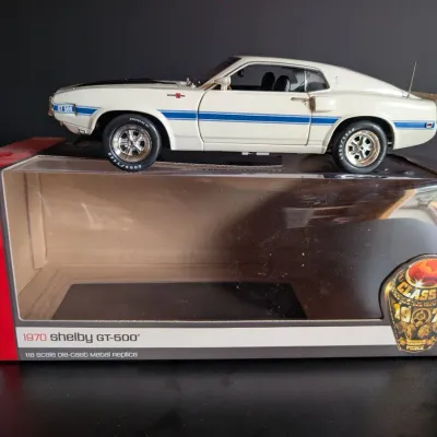 Auto World 1970 Shelby GT-500 1:18 Scale Die-Cast Model with Box