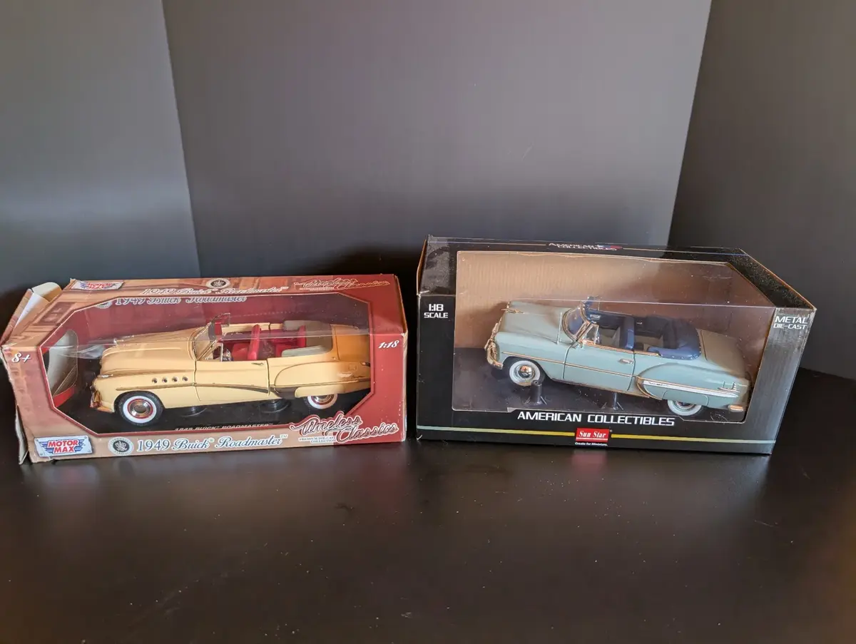 1949 Buick Roadmaster & 1953 Chevrolet Bel Air 1:18 Die-Cast Convertibles