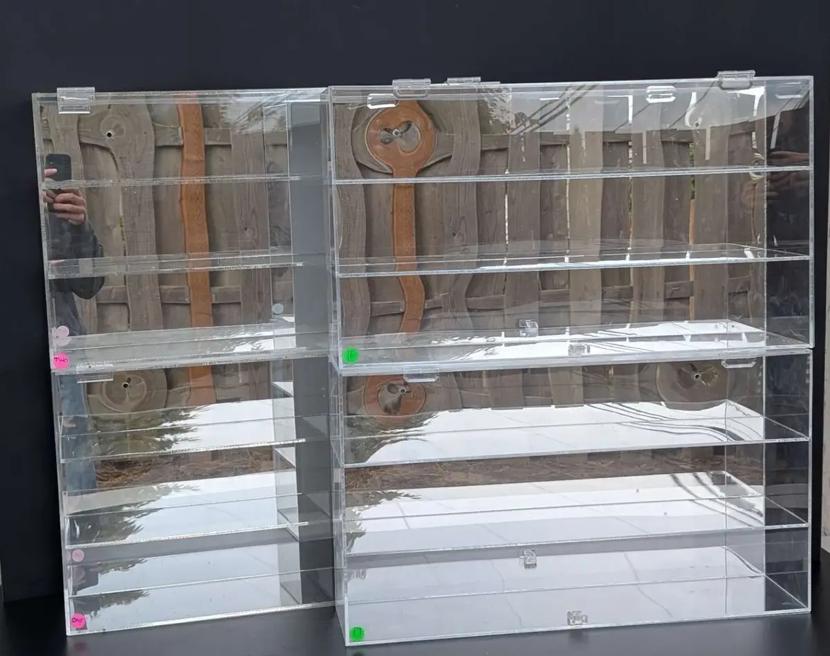 4 Clear Acrylic Mirrored Display Cabinets with Shelves C