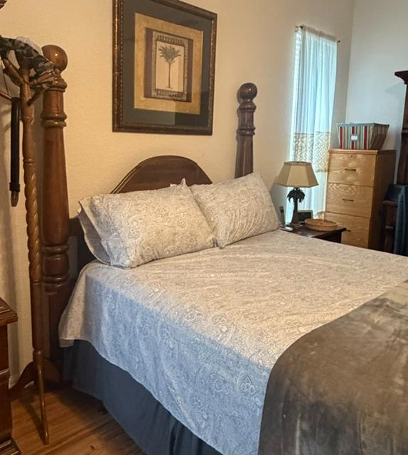 Over sized Queen bedroom set 1 of 3