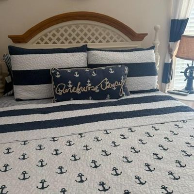 Queen size anchor bedroom set 1 of 3 