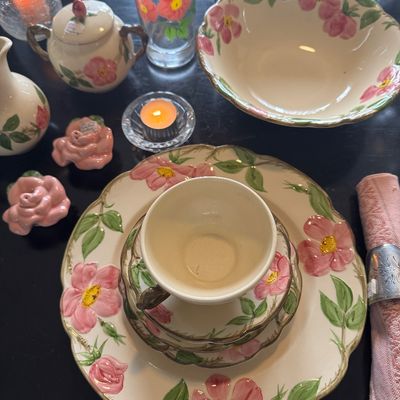 Sale Photo Thumbnail #15: Franciscan Dinner set