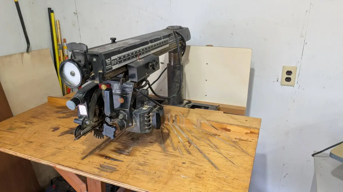 10" Radial Arm Saw and Bench