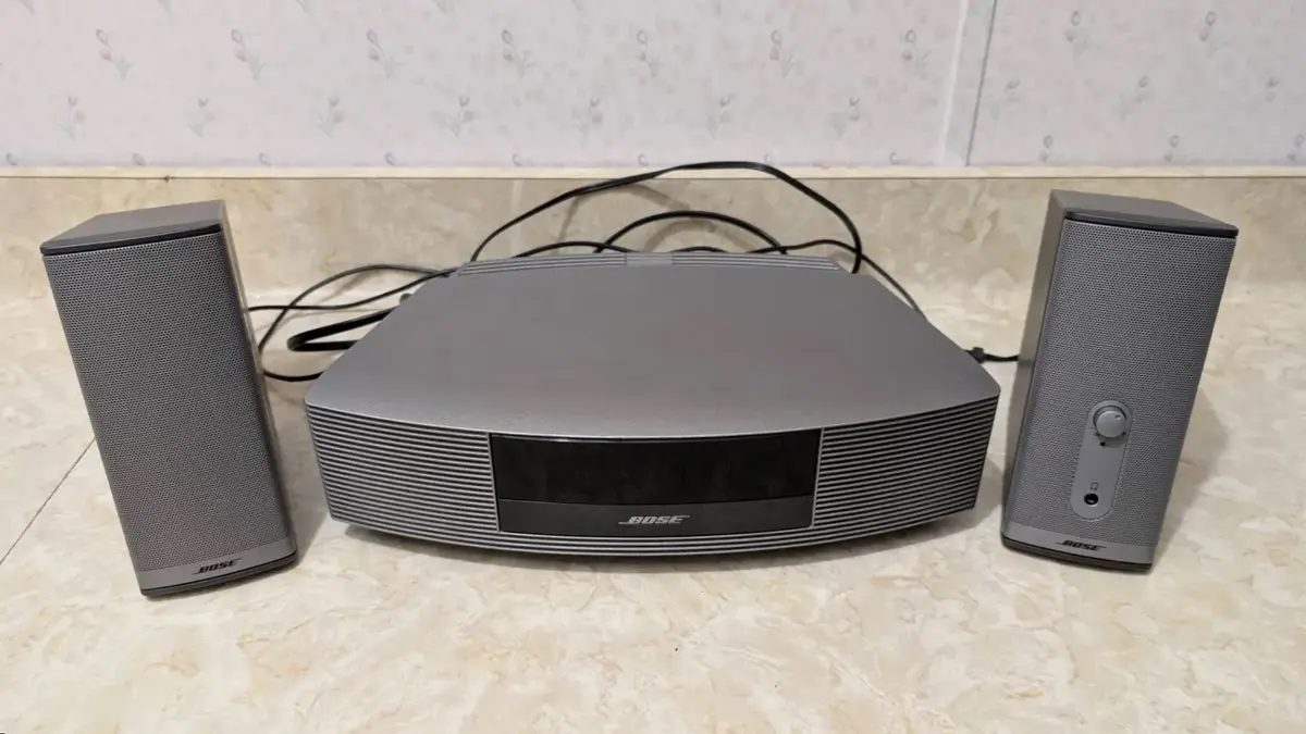 Bose Wave Radio and Speakers 