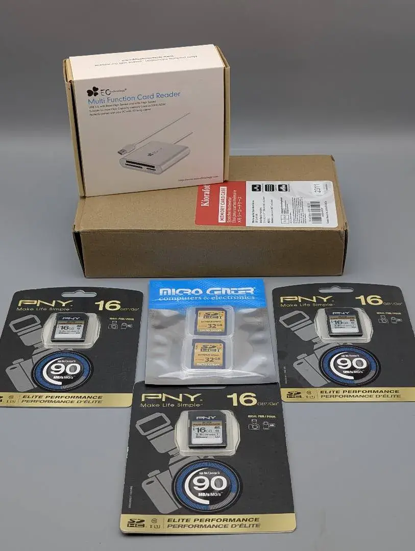 SD Cards with Reader and Case