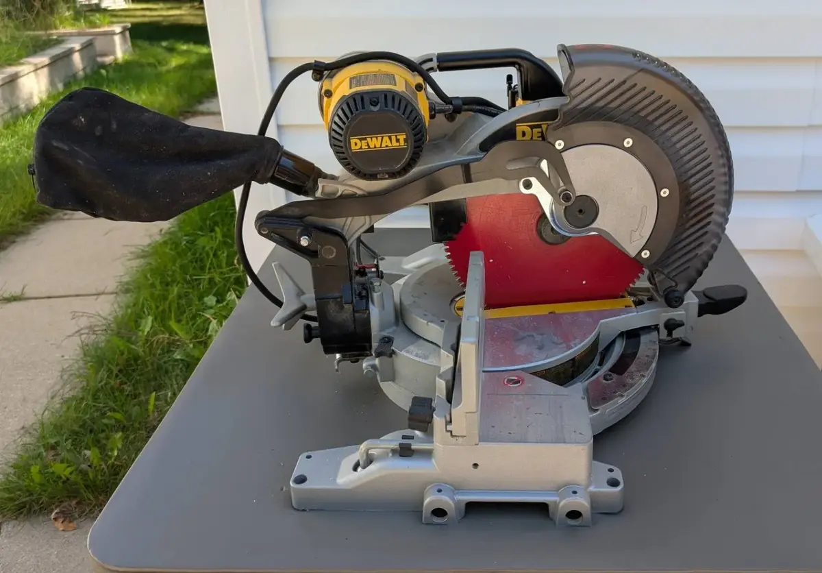 DeWalt Compound Miter Saw