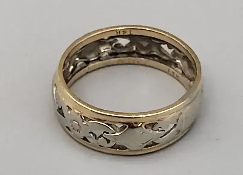 14K Pierced Openwork Band