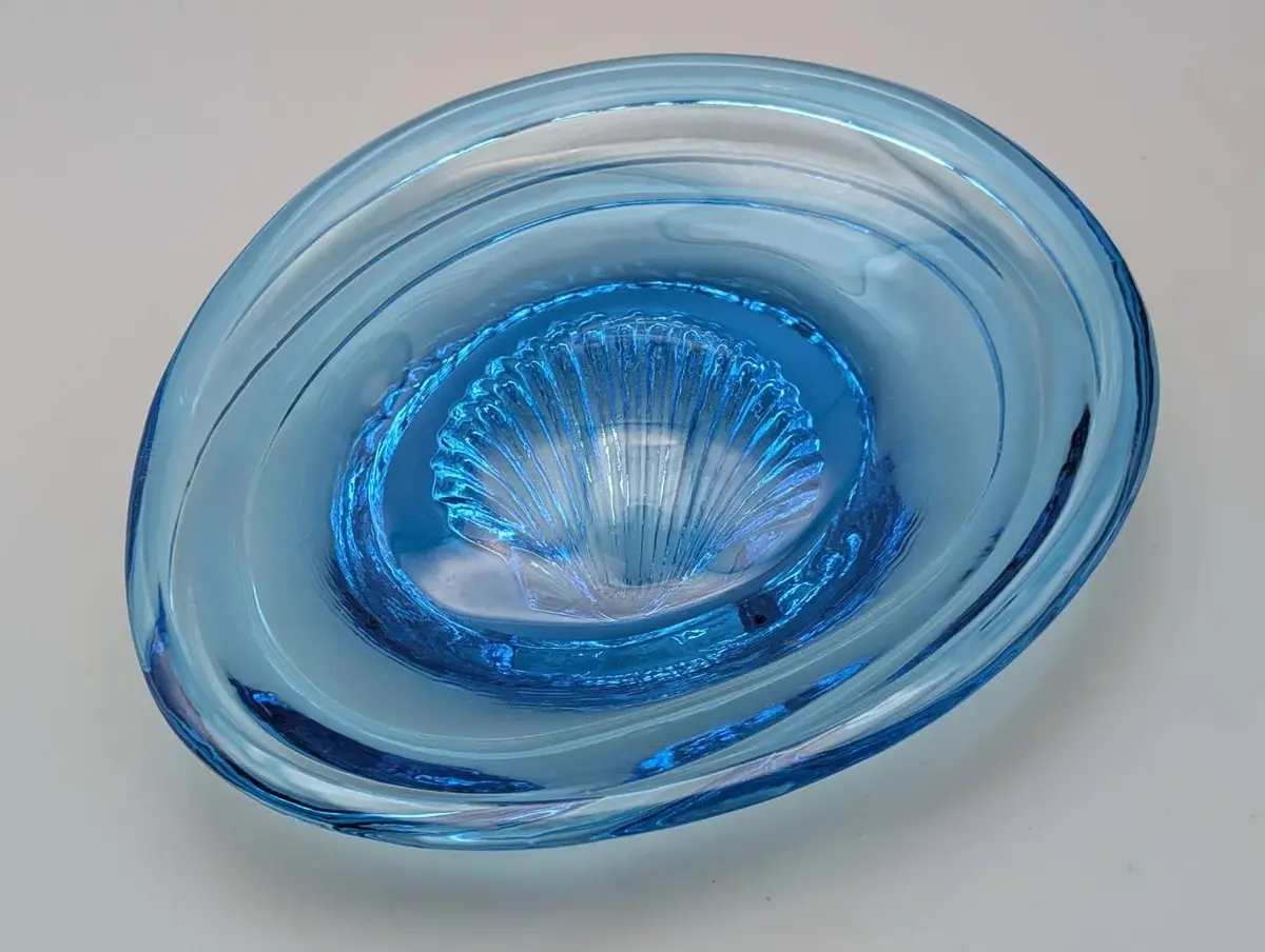 Art Glass Shell Bowl