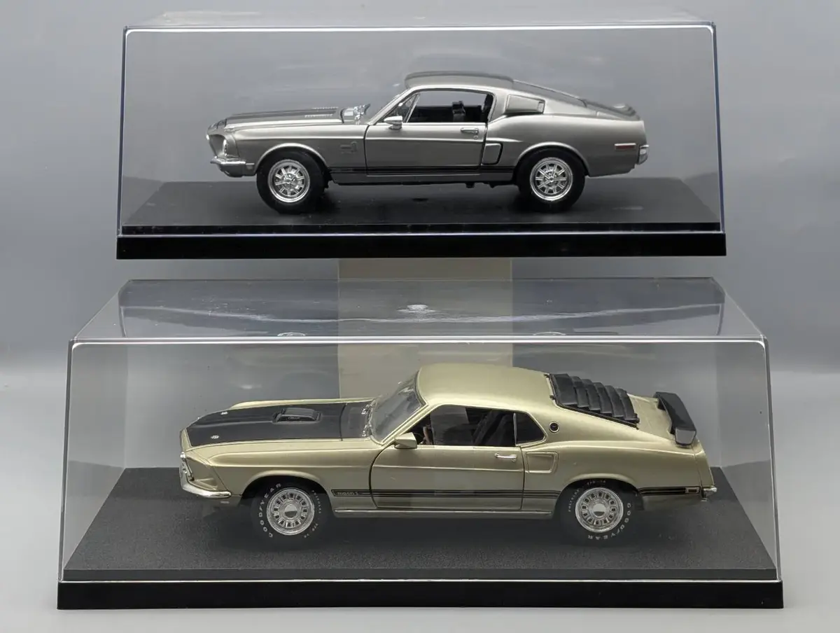 Road Signature Die-Cast 1960s Model Cars