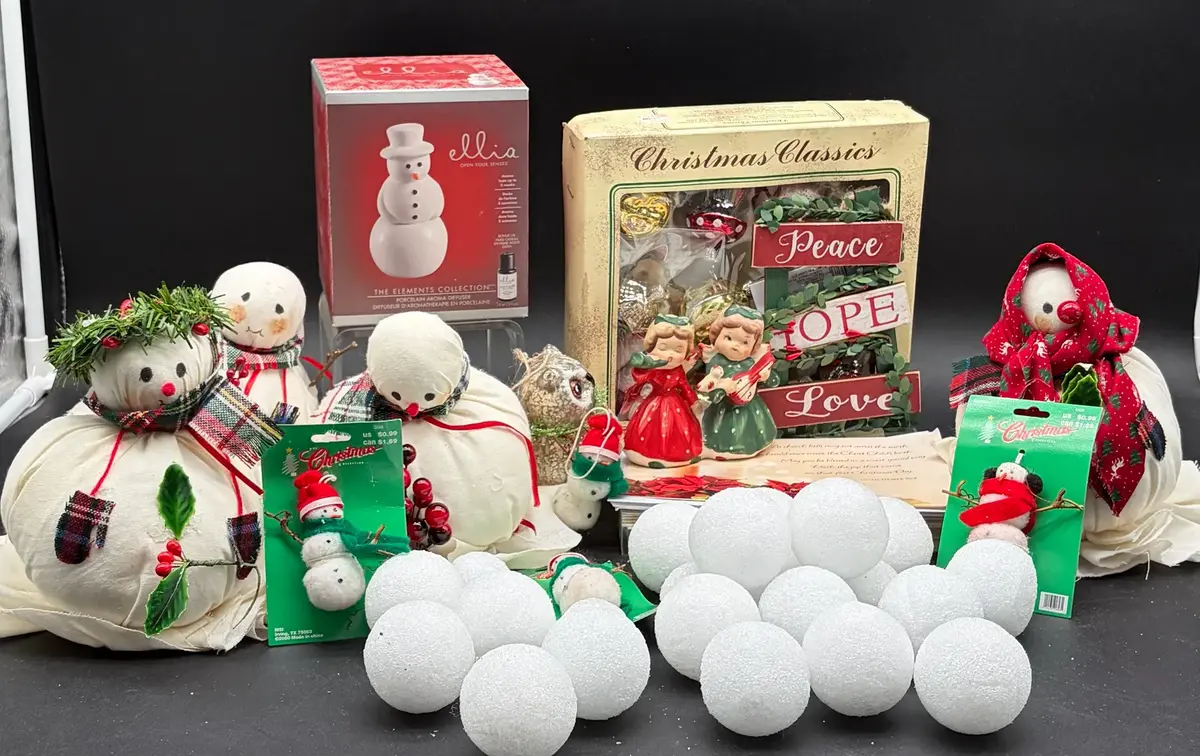 Christmas Decor Lot