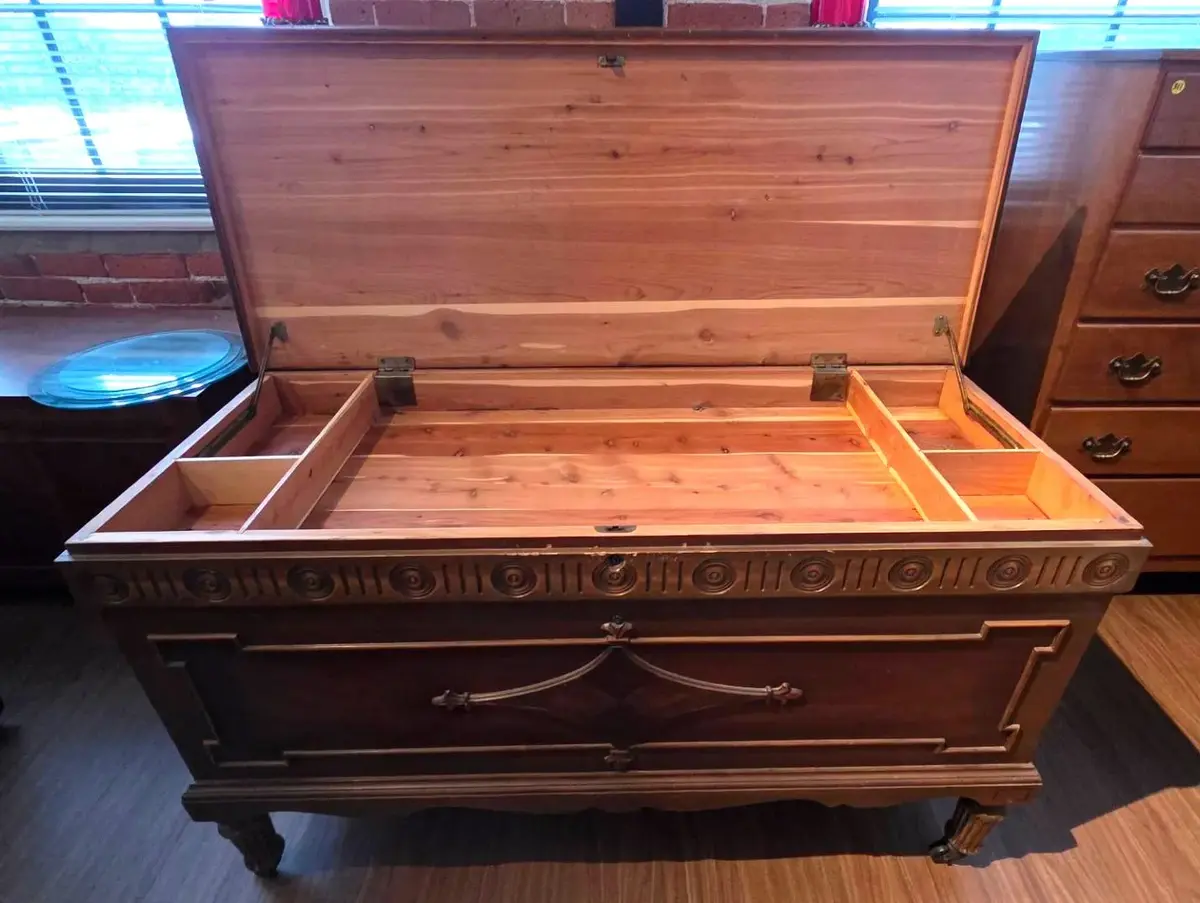 Vintage Cedar Chest with Hinged Tray