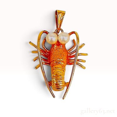 18 Karat Yellow Gold Shrimp Motif Pendant with 0.70ctw Cultured Pearls