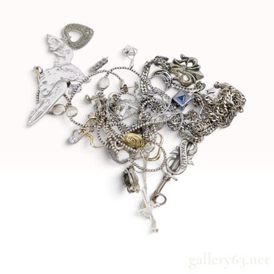 An Assortment of Sterling Silver Jewelry 124 Grams