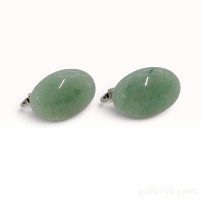 A Pair of Vintage Aventurine Quartz and White Tone Metal Screw-Back Earrings