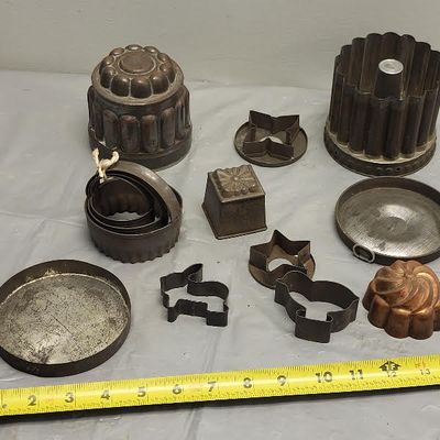 lot of 13 tin cookie jelly molds cookie cutters