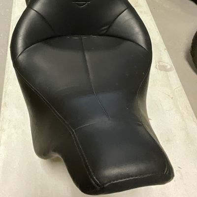 Harley-Davidson Two-Up Motorcycle Seat Part Number RDW-92/61-0067