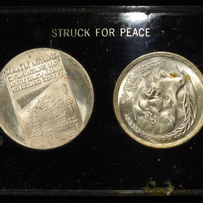 STRUCK FOR PEACE COMMEM COIN SET