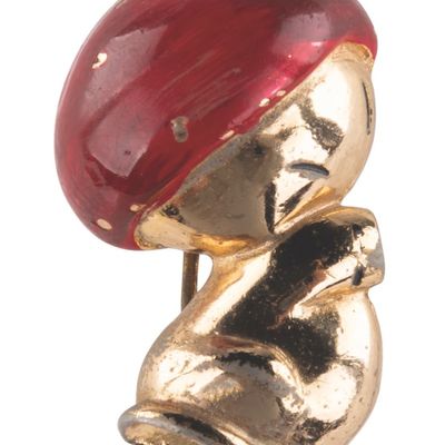 A "Fantasia" Hop Low United China Relief Brooch.