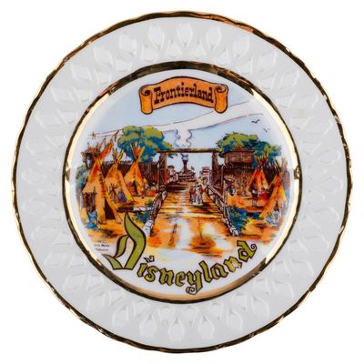 An Eleanore Welborn Frontierland Decorative Plate.