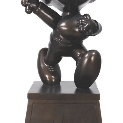 A MetLife Stadium Snoopy Statue.