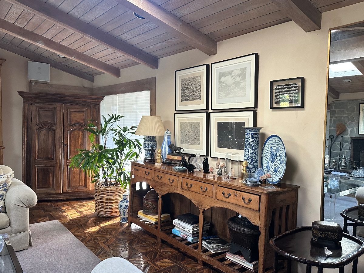 DISCOUNT SUNDAY BEVERLY HILLS ESTATE SALE - HOME OF A PIONEER TOP T.V ...