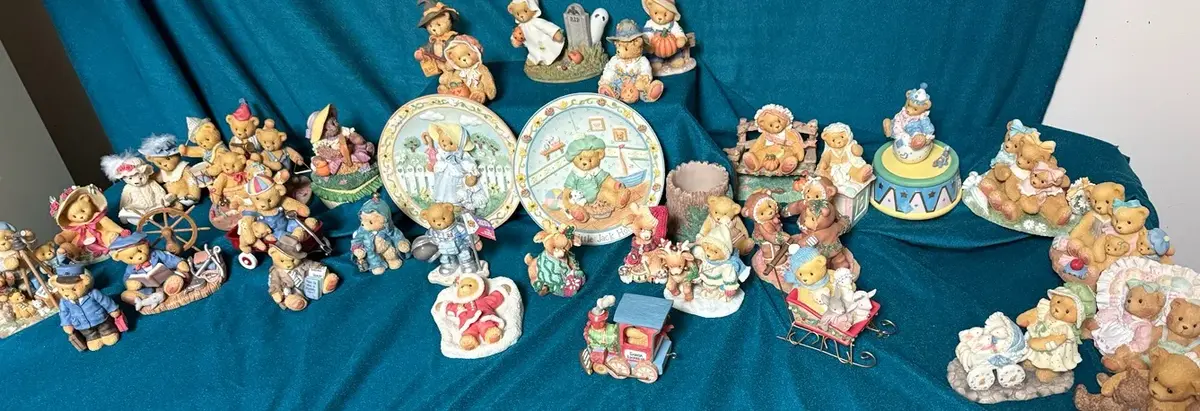 Cherished Teddies Lot 1