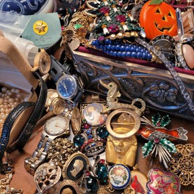 Estate sale photo