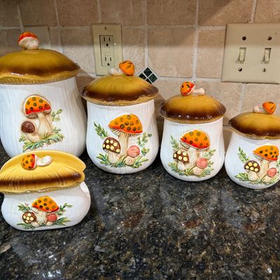 Canisters set 