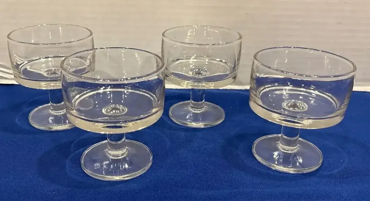 4 Vintage Luminarc Cavalier Clear Glass Champagne Coupes - Sherbet / Dessert Bowls