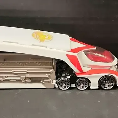 2008 Hot Wheels Speed Racer Launching Big Rig Toy & 2 Semi-tractors Diecast