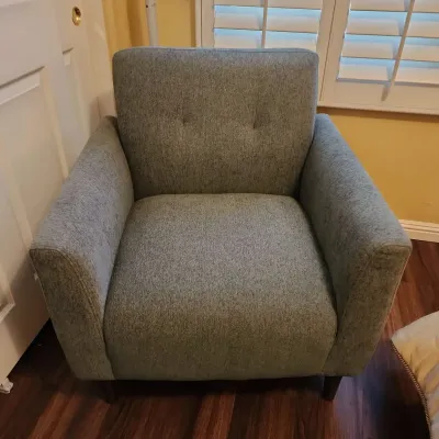 Lovely Contemporary Green Fabric Arm Chair - Tufted Back, Wooden Legs