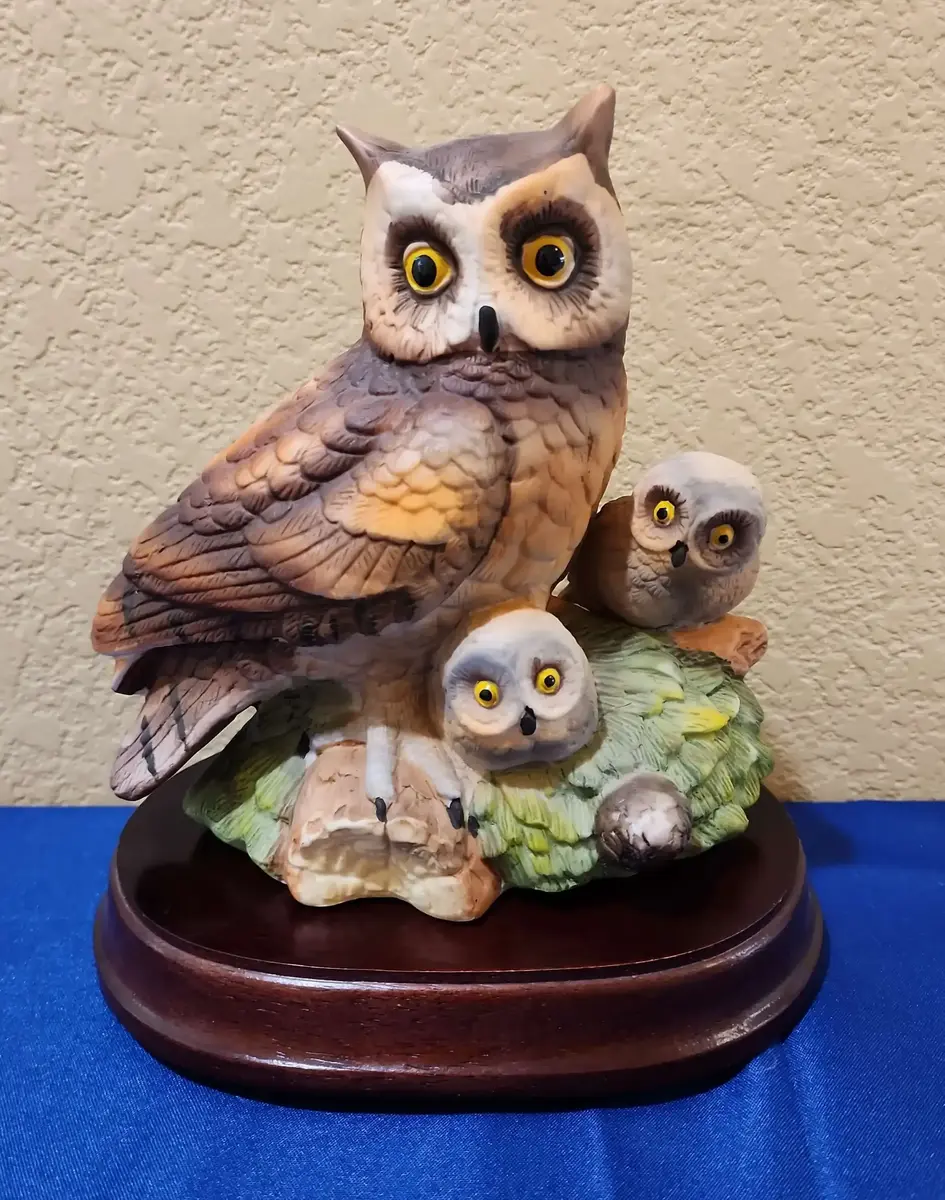 Vintage Porcelain Owl Family On Musical Wooden Base - Mom & 2 Owl Babies On Leafy Branch