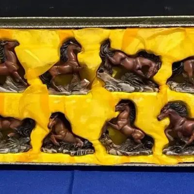 VTG Chinese Carved Resin "Eight Horses" Figure Set In Original Box